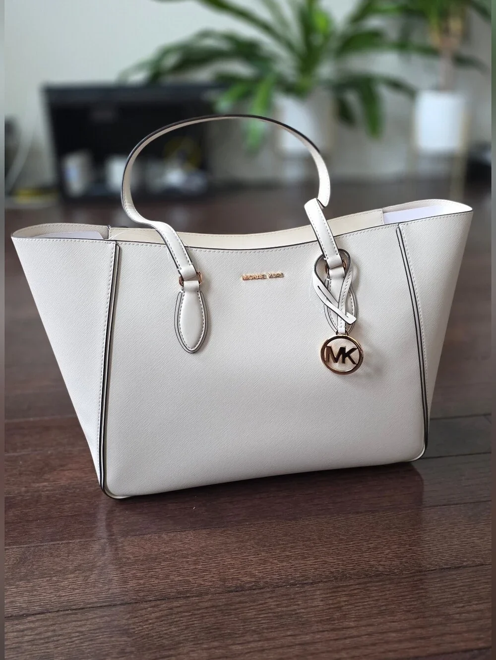 NWT Michael Kors Charlotte Large Saffiano Leather 3-in-1 Tote Vanilla